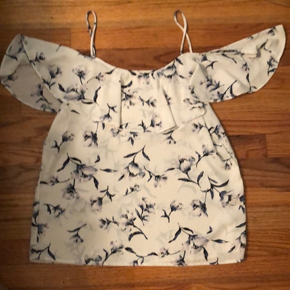 Off the shoulder top - Picture 3 of 3